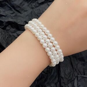 Elegant White Pearl Bracelet